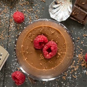 Decadent and indulgent, guilt-free raspberry chocolate pots will satisfy any sweet tooth from twitching without thinking about hitting the gym!