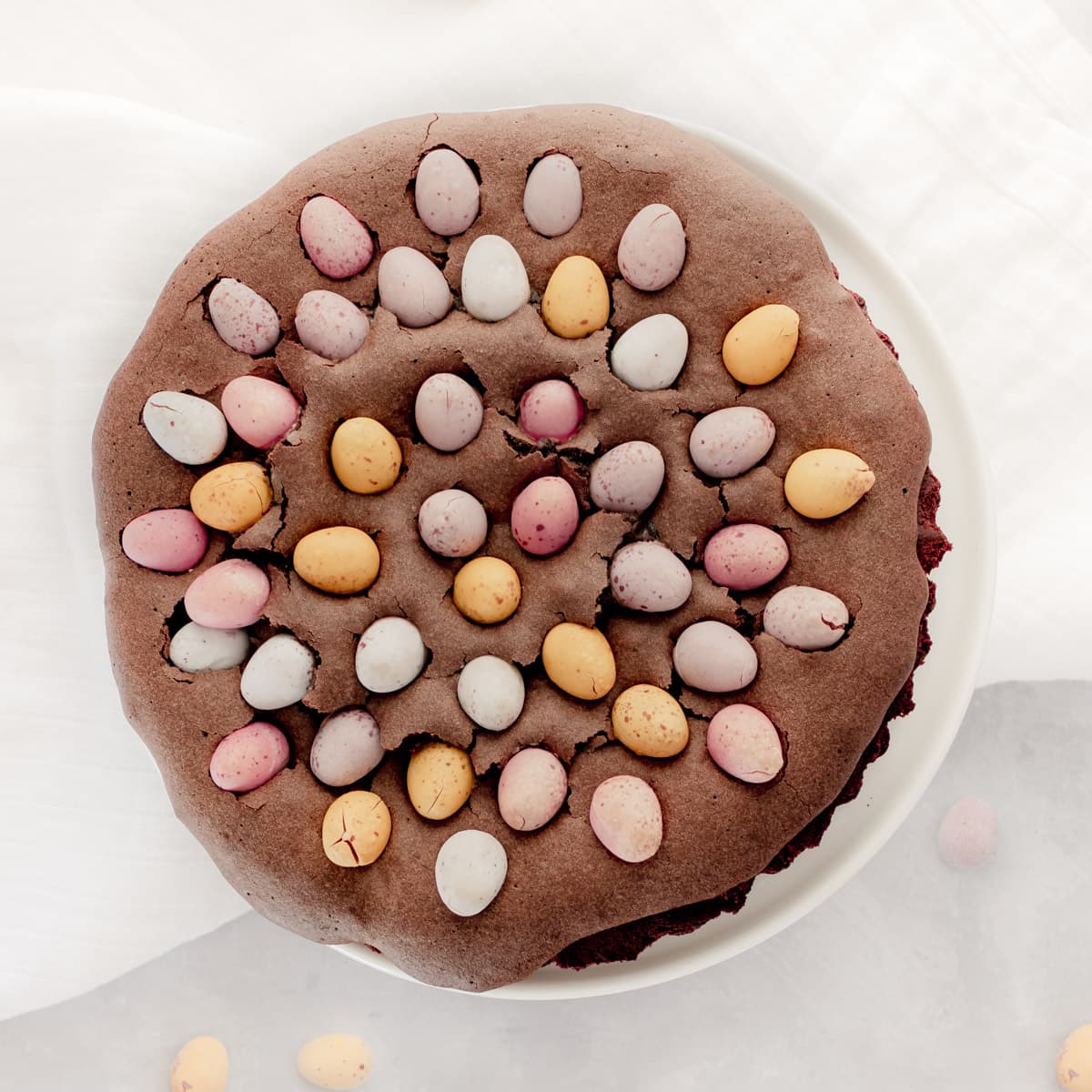 Mini Egg Brownie Tart - Featured Image
