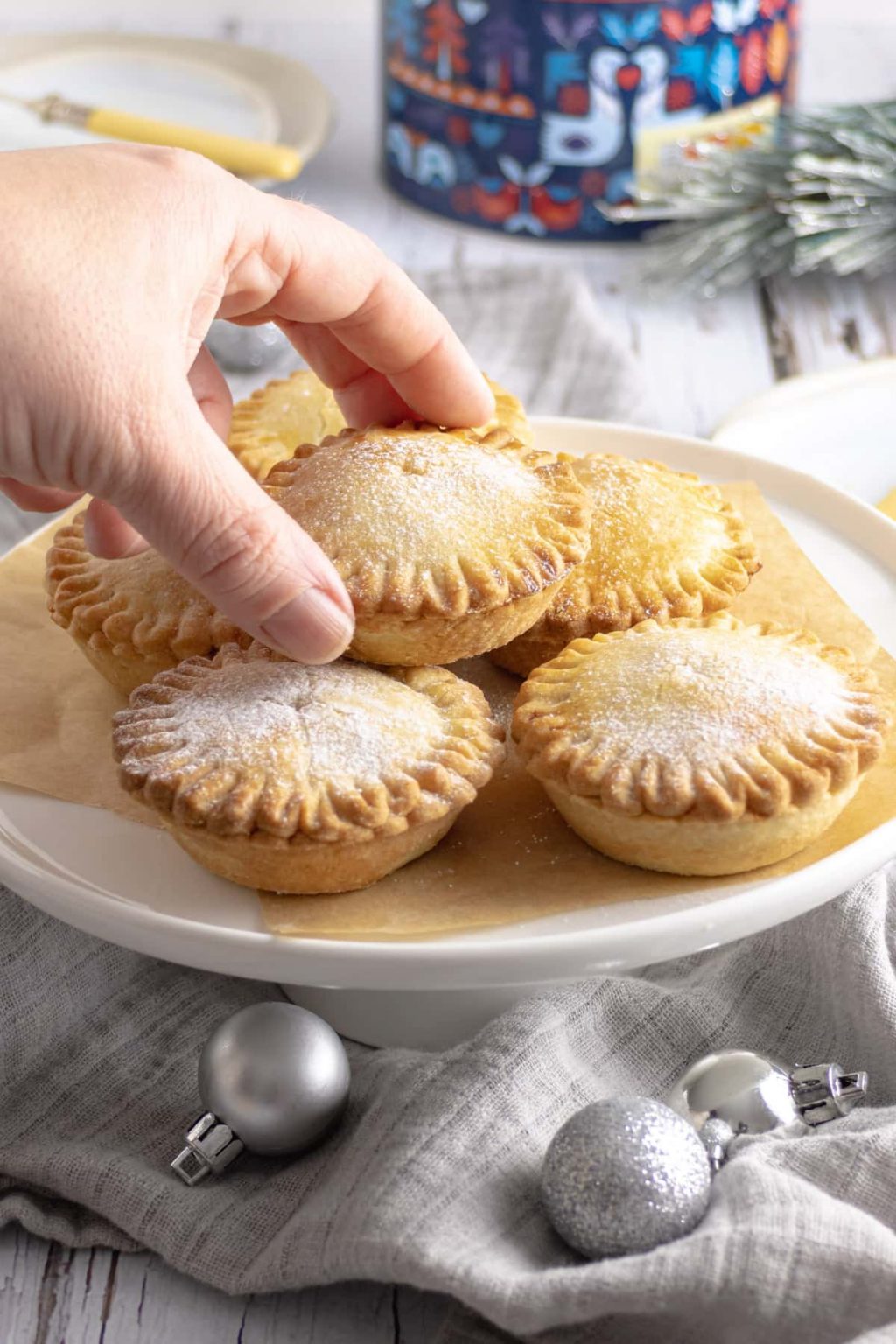 Easy Shortcrust Mince Pies Crumbs and Corkscrews