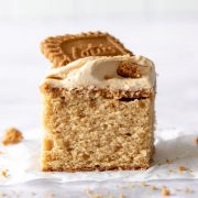 Biscoff Tray Bake Cake - Featured