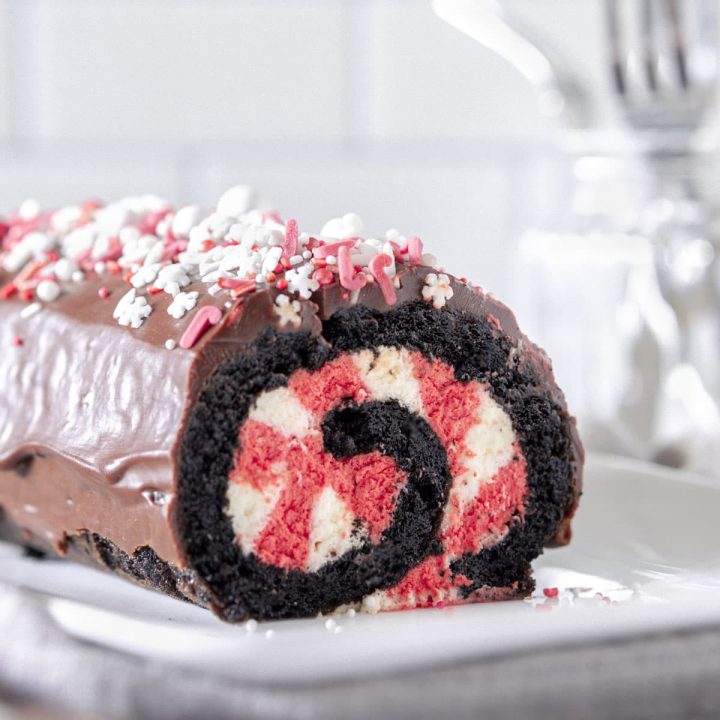 Chocolate Peppermint Swiss Roll - Featured